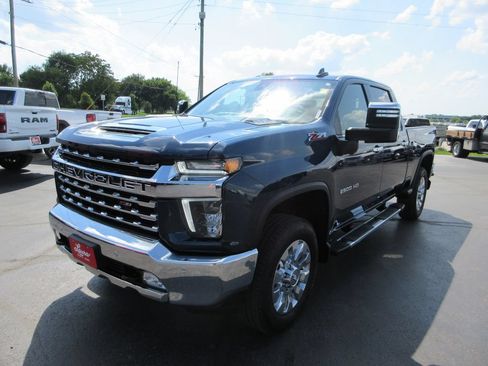 Certified 2022 Chevrolet Silverado 2500 LTZ w/ LTZ Plus Package AWD/4WD image 11