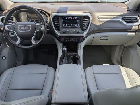 Used 2017 GMC Acadia SLT FWD image 18