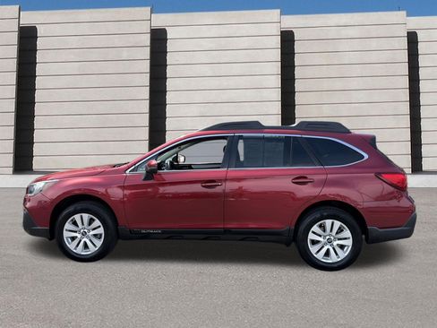 Used 2019 Subaru Outback 2.5i Premium AWD/4WD image 2