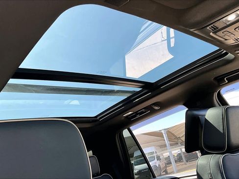 Used 2023 Chevrolet Tahoe Premier w/ Advanced Technology Package AWD/4WD image 14