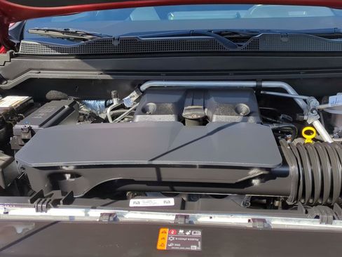 Used 2025 GMC Canyon Elevation w/ Convenience Package image 8