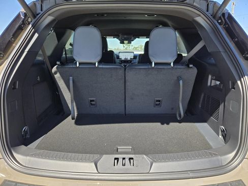 New 2026 Ford Explorer ST-Line w/ ST-Line Street Pack RWD image 31