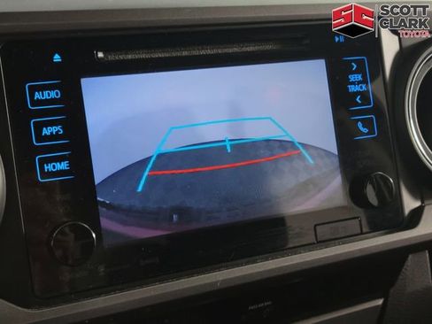 Used 2018 Toyota Tacoma SR5 RWD image 17