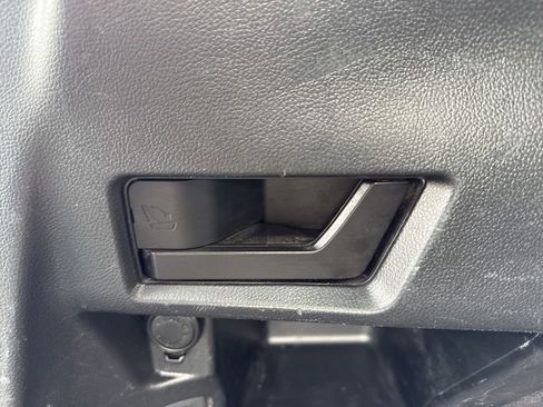 Used 2017 Subaru Outback 2.5i Premium image 16