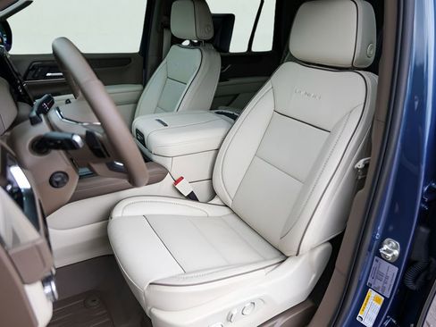 Used 2026 GMC Yukon Denali w/ Denali Reserve Package AWD/4WD image 10