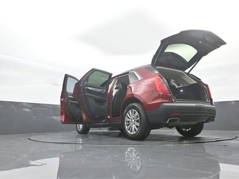 Used 2018 Cadillac XT5 Luxury w/ Driver Awareness Package image 40
