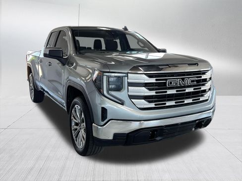 Used 2023 GMC Sierra 1500 SLE w/ Enhanced Capability Package AWD/4WD image 4