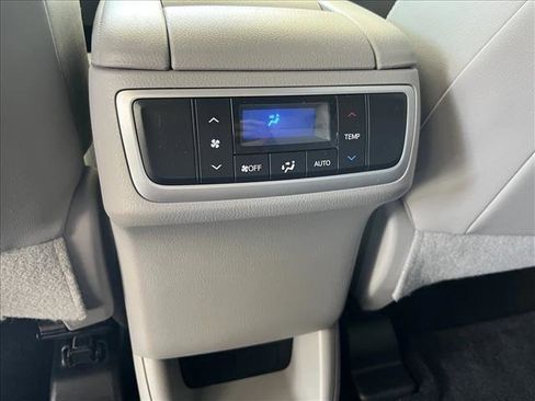 Used 2016 Toyota Highlander Plus image 18