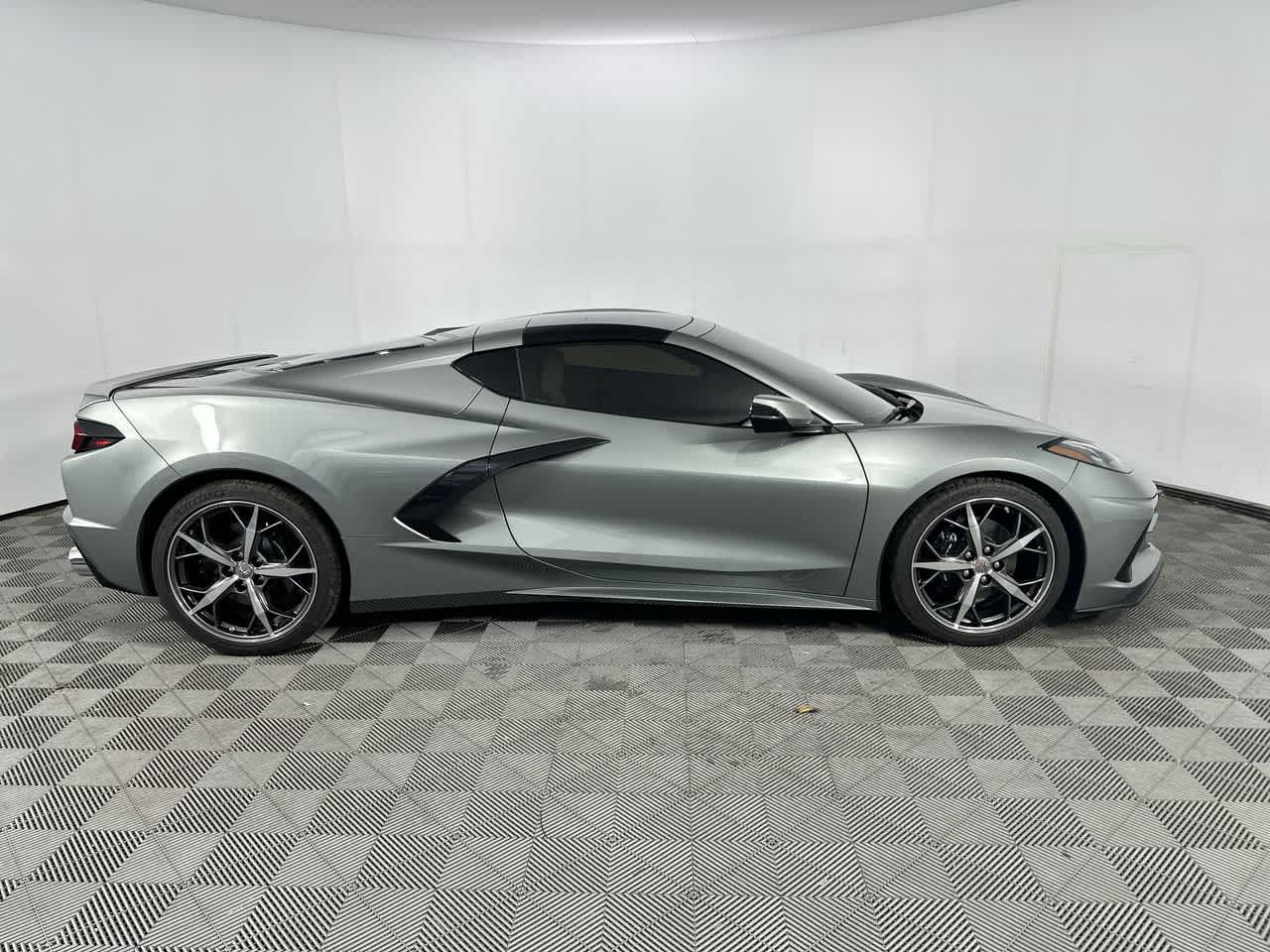 Used 2024 Chevrolet Corvette Stingray Coupe w/ 1LT RWD image 3