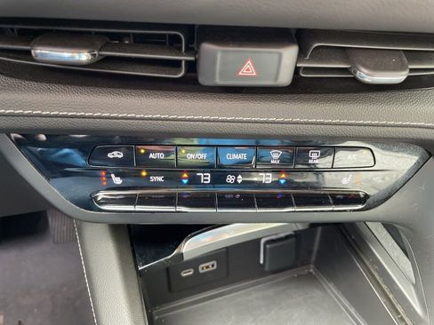 Used 2022 Buick Envision Preferred FWD image 26