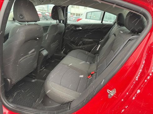 Used 2017 Chevrolet Cruze LT w/ Convenience Package image 16