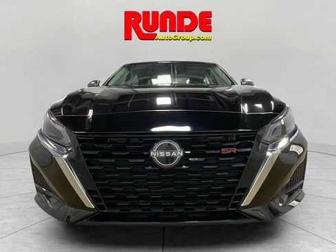 Used 2024 Nissan Altima 2.5 SV image 8