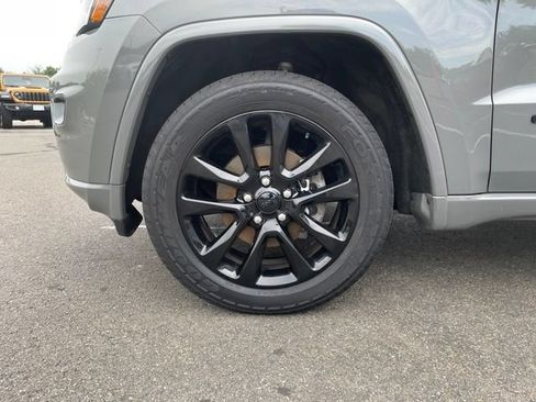 Used 2019 Jeep Grand Cherokee Altitude AWD/4WD image 34
