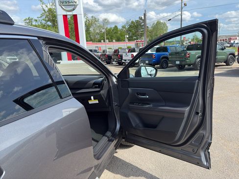 New 2026 Nissan Kicks SR w/ Cold Weather Package image 19