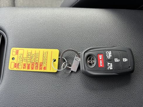 Used 2024 Toyota bZ4X AWD w/ Weather Package image 30