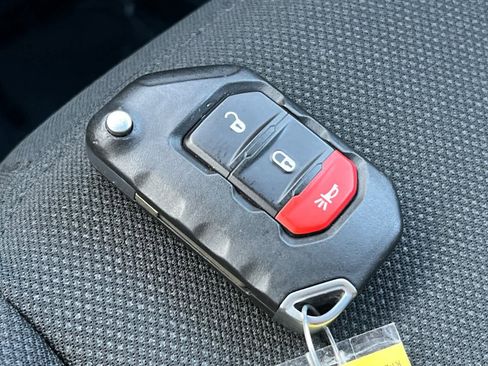 Used 2022 Jeep Wrangler Unlimited Sahara image 26