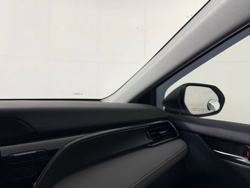 Used 2023 Toyota Camry SE image 16