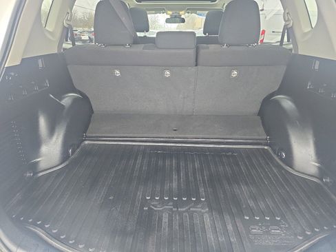 Used 2018 Toyota RAV4 XLE image 10