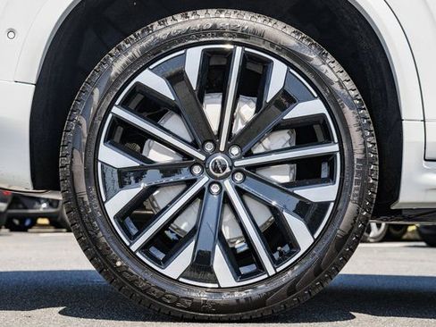 Used 2026 Volvo XC90 T8 Plus w/ Protection Package Premier image 16