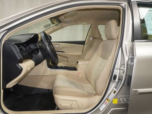 Used 2016 Toyota Camry LE FWD image 11