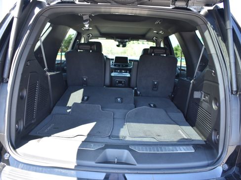 Used 2023 Chevrolet Tahoe High Country w/ Premium Package 2 AWD/4WD image 36