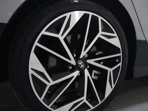 Used 2025 Hyundai Ioniq 6 SEL RWD image 33