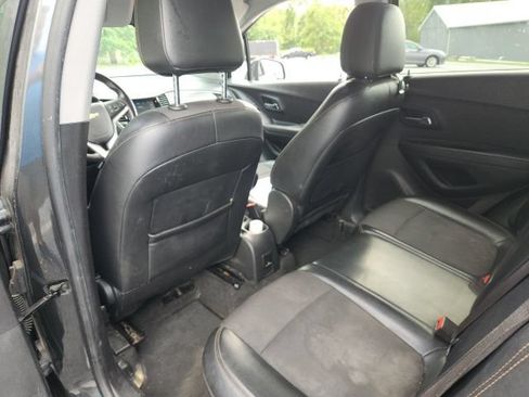 Used 2018 Chevrolet Trax LT w/ LT Convenience Package FWD image 15