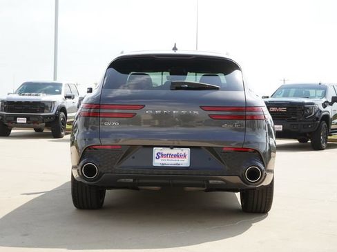Used 2022 Genesis GV70 3.5T Sport w/ Sport Prestige Package AWD/4WD image 8