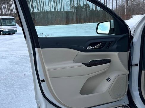 Used 2021 GMC Acadia Denali w/ Denali Ultimate Package image 12