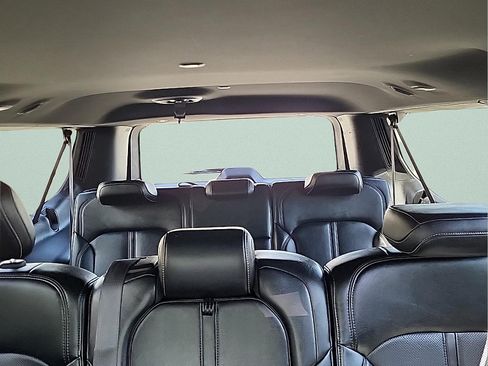 Used 2024 Jeep Wagoneer L Series II w/ Flexible Seating Group AWD/4WD image 13