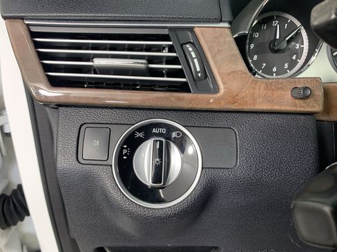 Used 2013 Mercedes-Benz E 350 4MATIC Sedan image 16
