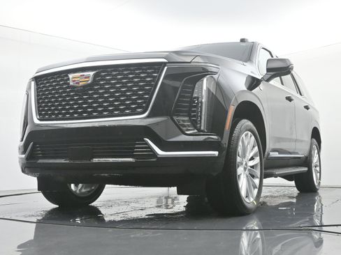 New 2026 Cadillac Escalade 4WD w/ LPO, Floor Liner Package image 15