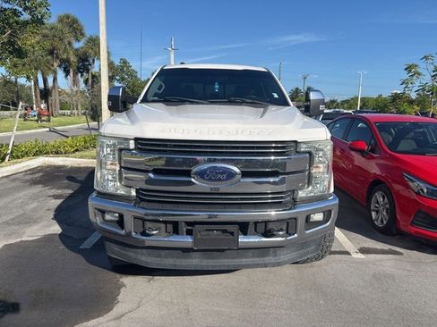 Used 2017 Ford F250 Lariat image 2