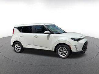 Used 2025 Kia Soul LX w/ LX Technology Package FWD video 2