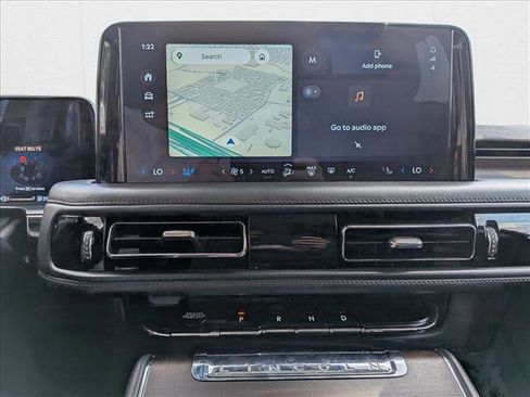 Used 2025 Lincoln Aviator Reserve w/ Equipment Group 201A image 15