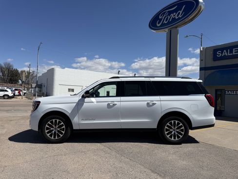 Used 2025 Ford Expedition Max Platinum AWD/4WD image 10