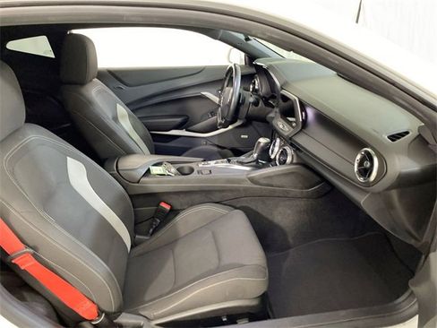 Used 2022 Chevrolet Camaro LT w/ RS Package image 31