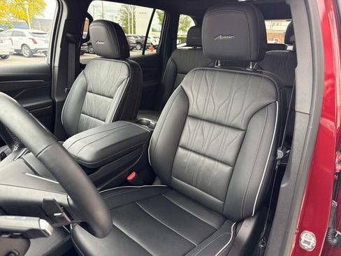 Used 2026 Buick Enclave Avenir AWD/4WD image 21