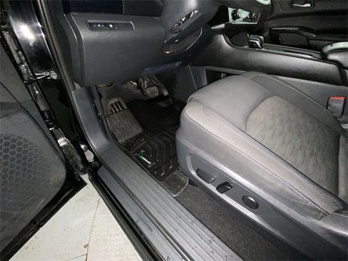 Used 2022 Nissan Pathfinder SV image 12