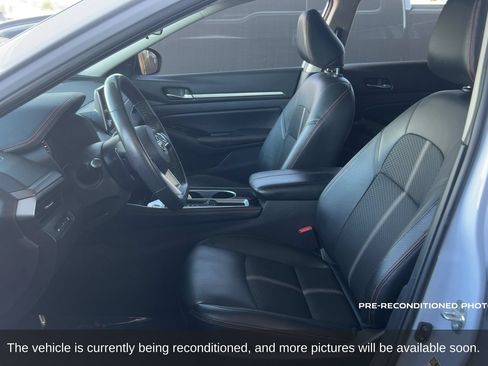 Used 2025 Nissan Altima 2.5 SR FWD image 11