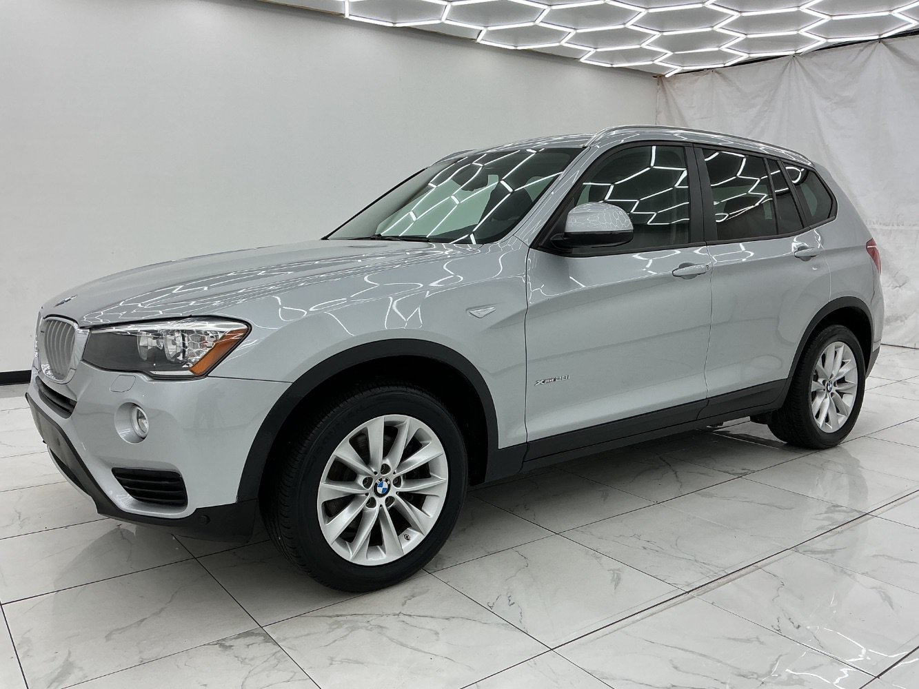 Used 2017 BMW X3 xDrive28i AWD/4WD image 6
