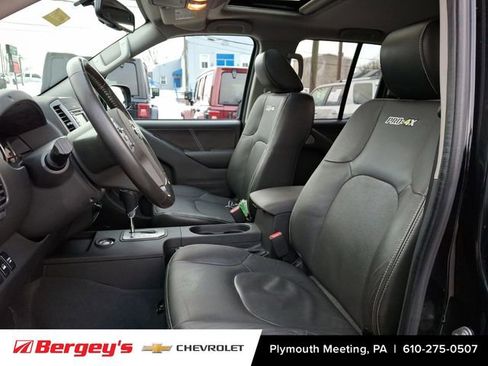 Used 2020 Nissan Frontier PRO-4X image 16