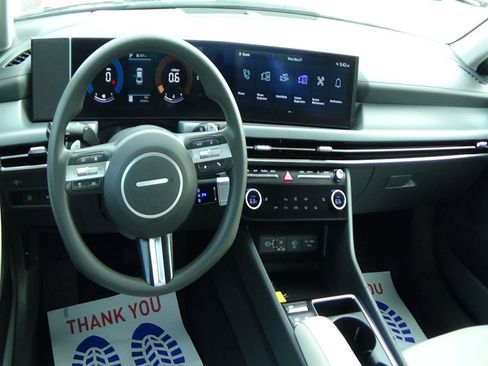 Used 2025 Hyundai Sonata SEL FWD image 12