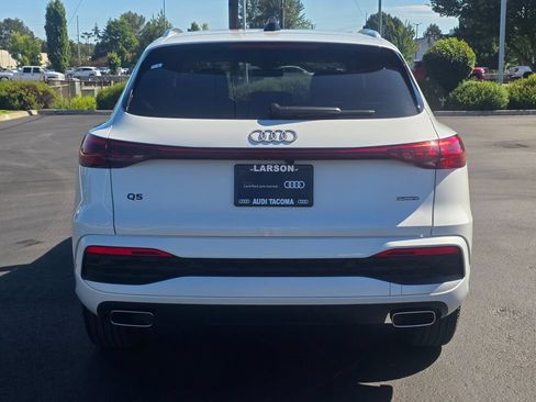 Certified 2025 Audi Q5 Premium w/ Convenience Package AWD/4WD image 4