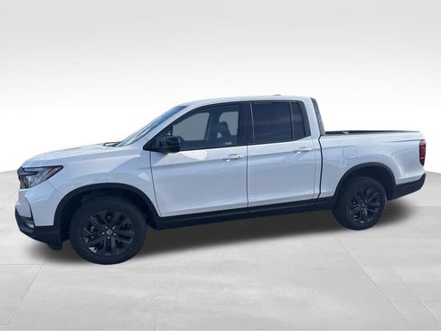 Used 2025 Honda Ridgeline Sport image 4