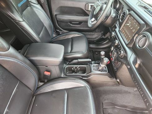 Used 2023 Jeep Wrangler Unlimited Rubicon 4xe AWD/4WD image 15