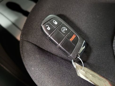 Used 2020 Jeep Renegade Altitude image 16