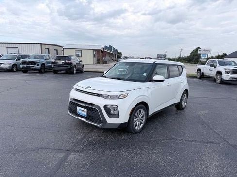 Used 2021 Kia Soul LX FWD image 1