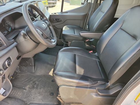 Used 2022 Ford Transit 250 Medium Roof image 4