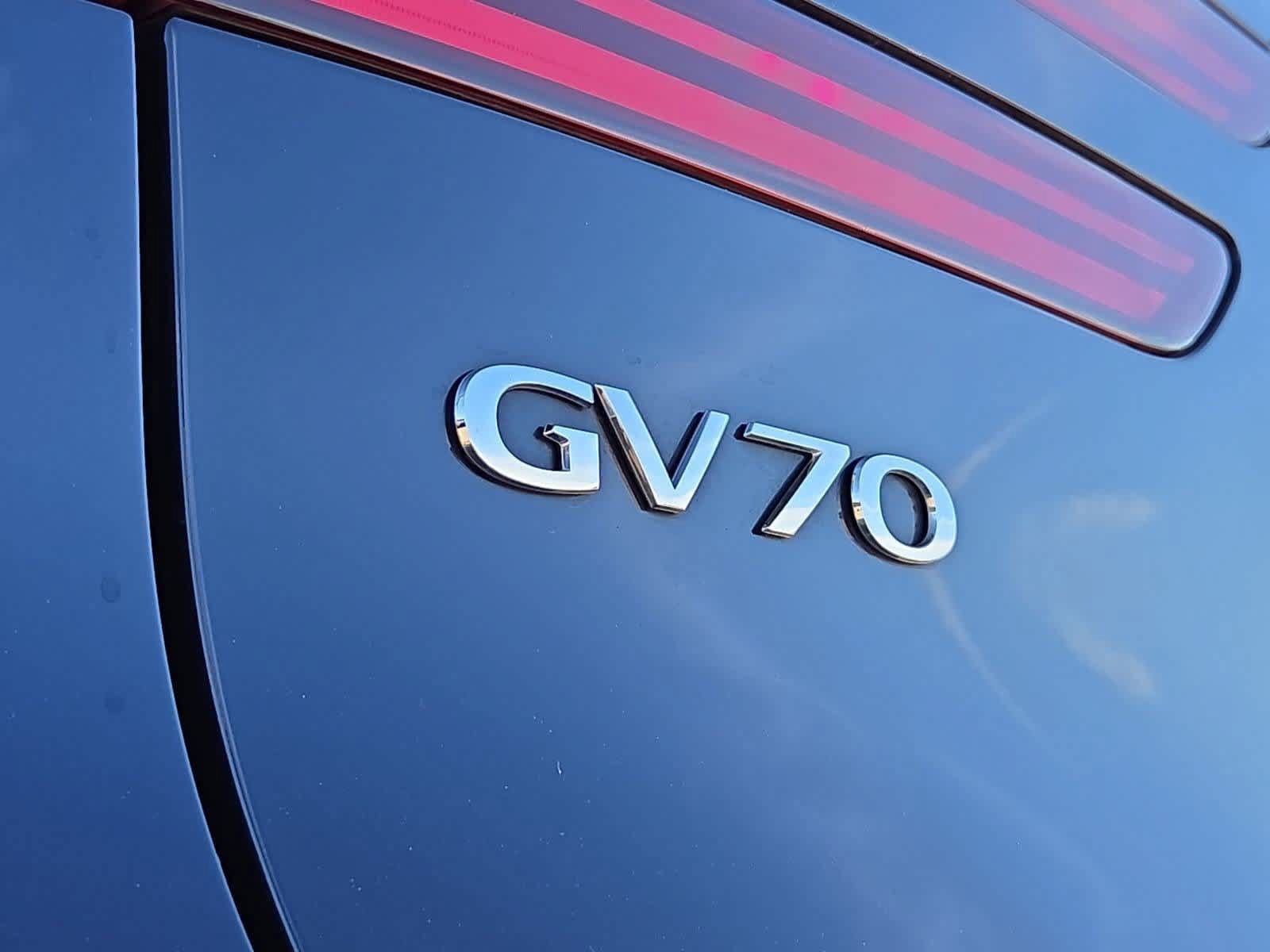 Used 2024 Genesis GV70 2.5T w/ Advanced Package AWD/4WD image 12